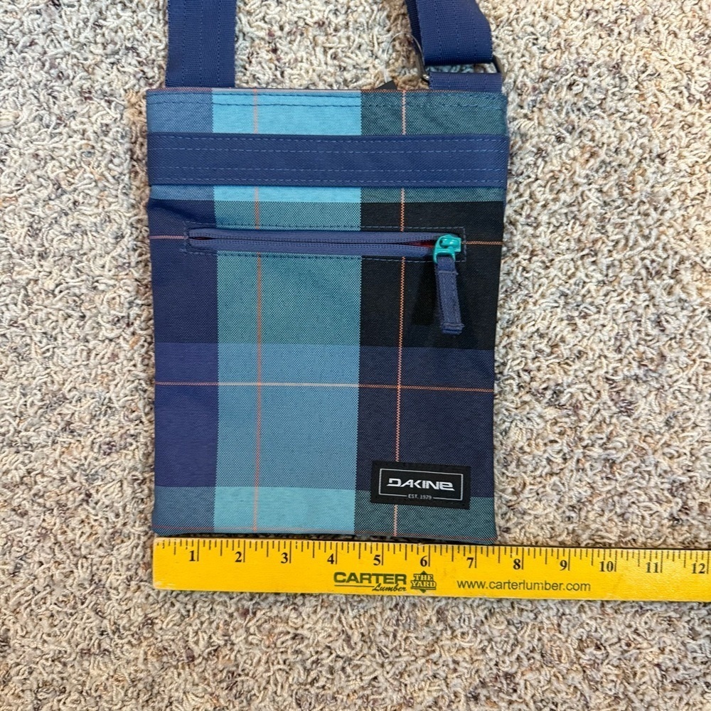 Dakine Jive Crossbody Shoulder Hand Bag Purse Blue Plaid New - Picture 7 of 9